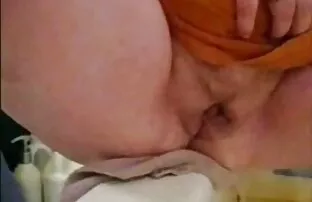 XXX جلب یک فاحشه نوجوان در کانال فیلم کوتاه سکسی خیابان
