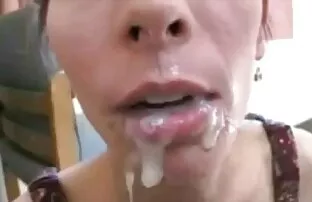 XXX کاشته کانال سکسی سوپر در تلگرام یک زن جوان با یک الاغ بزرگ سرد